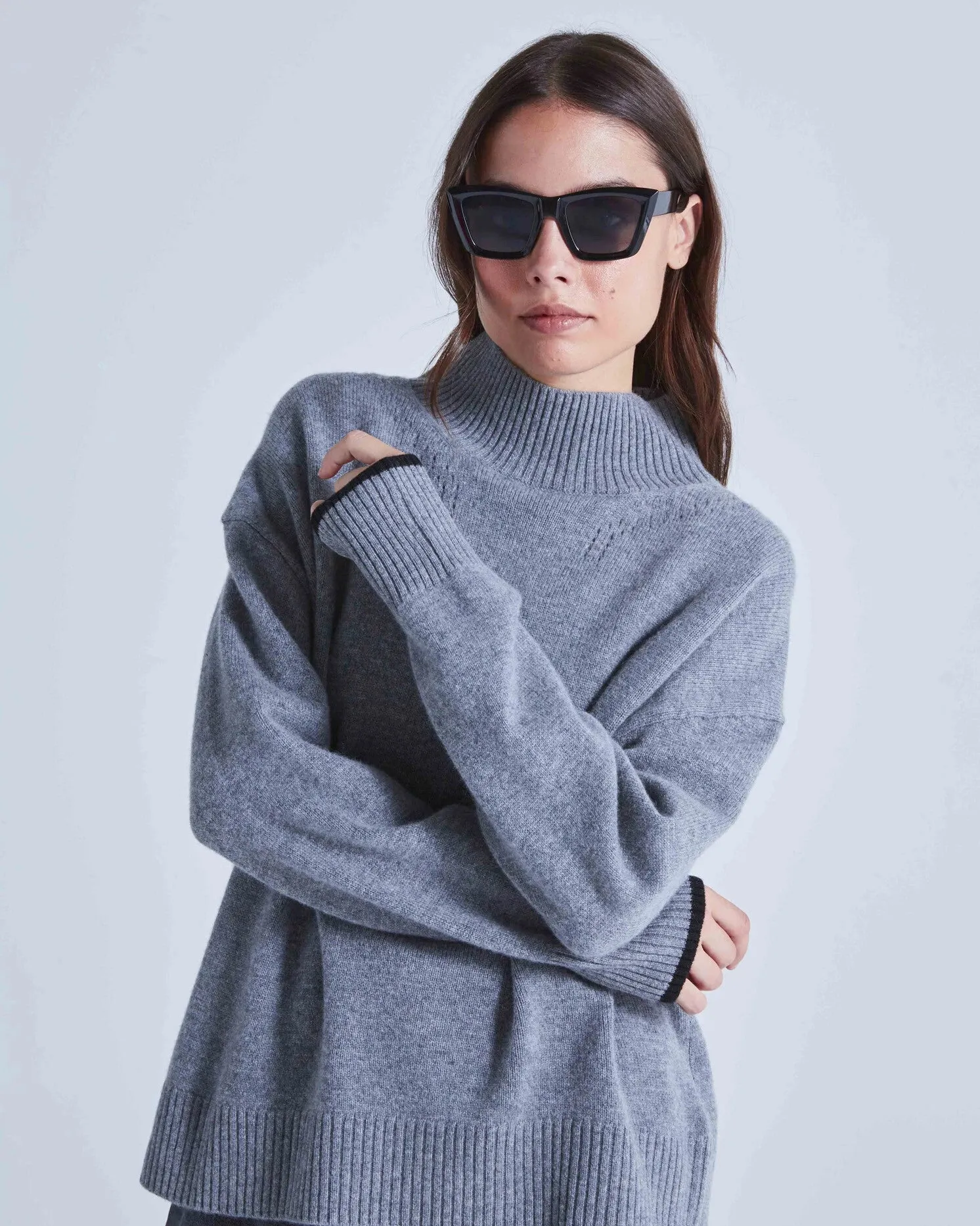 ABSOLUT CASHMERE JACKIE SWEATER IN DARK HEATHER GREY