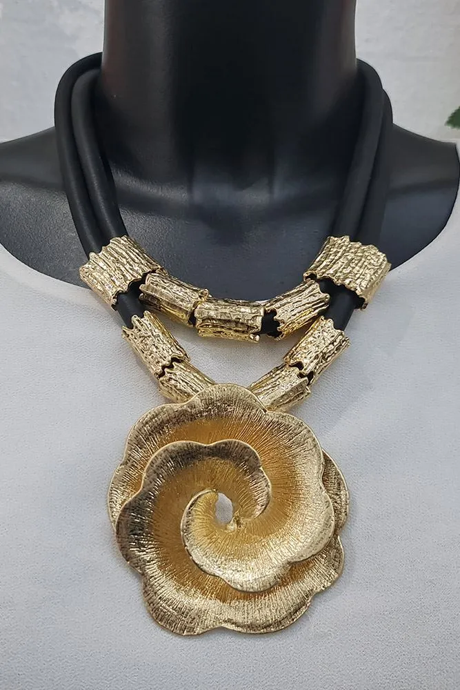 Gold Flower Chunky Necklace