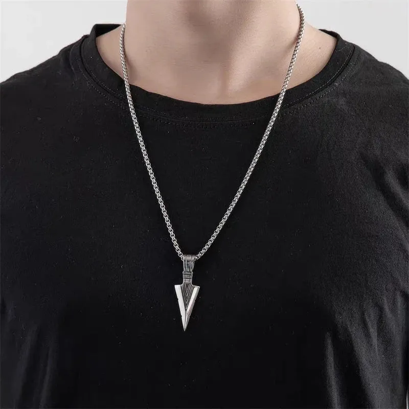 Hip Hop Fashion Rock Necklace Personalized Triangle Spearhead Men's Necklace Stainless Steel Metal Arrow Pendant Jewelry Chain