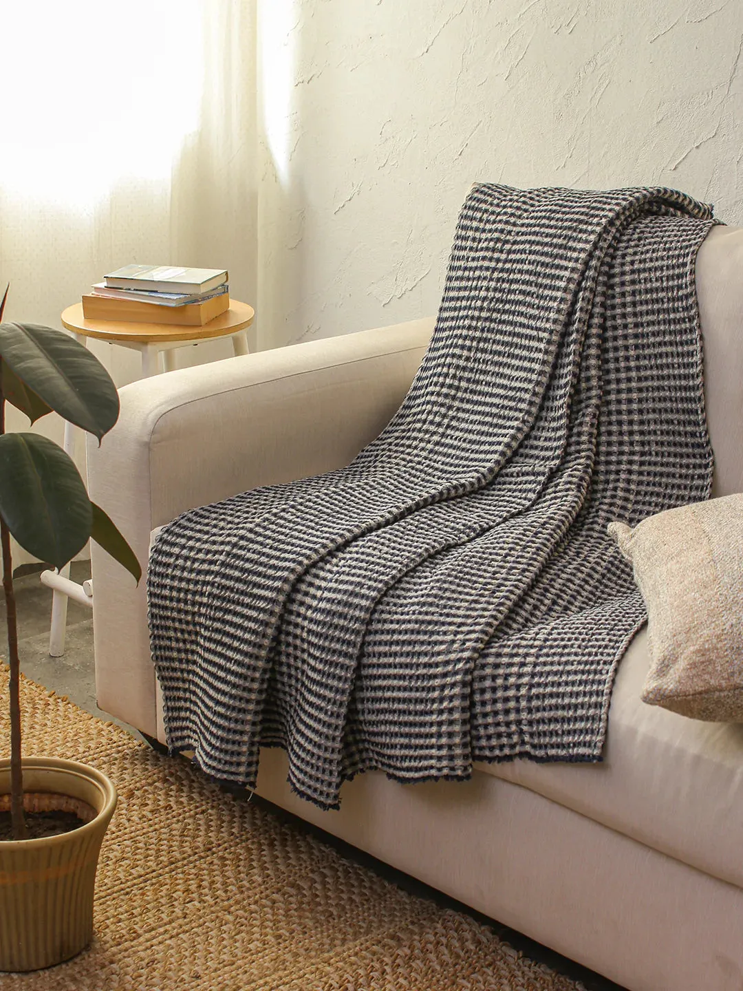 Karakoram Throw (Natural / Blue)