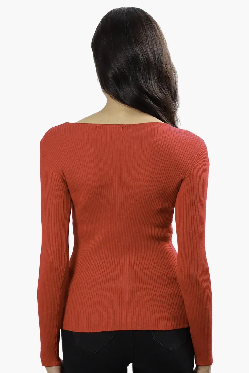 Limite Ribbed Keyhole Shoulder Pullover Sweater - Red