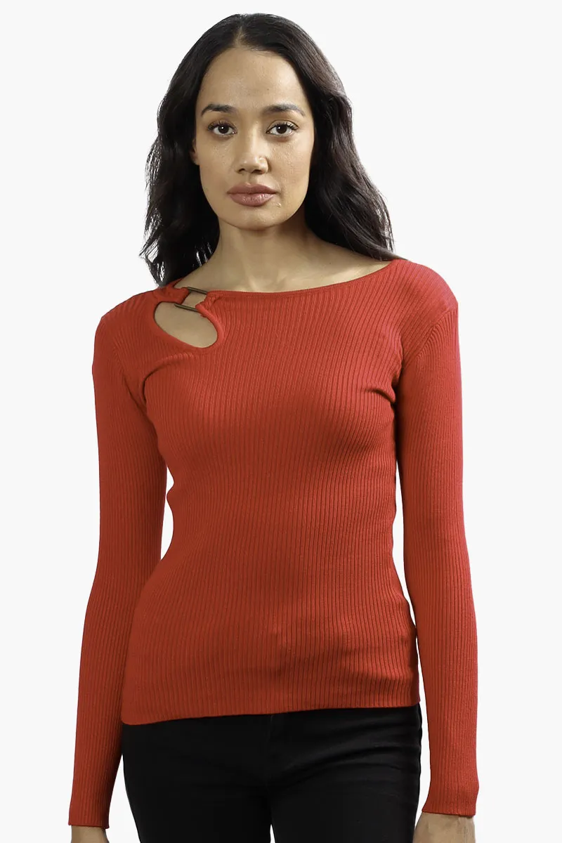 Limite Ribbed Keyhole Shoulder Pullover Sweater - Red