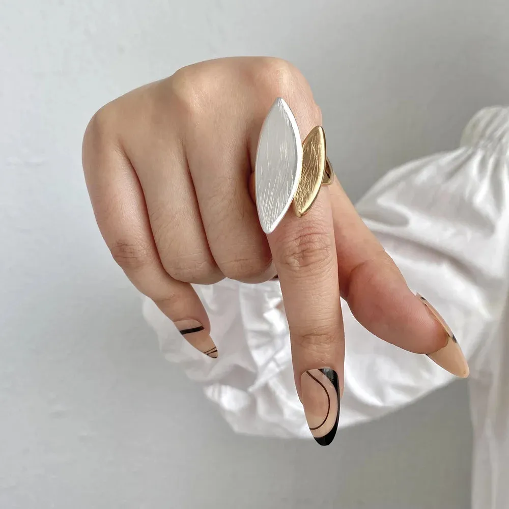 TEEK - Ms. Matte Chunky Gold Elastic Rings