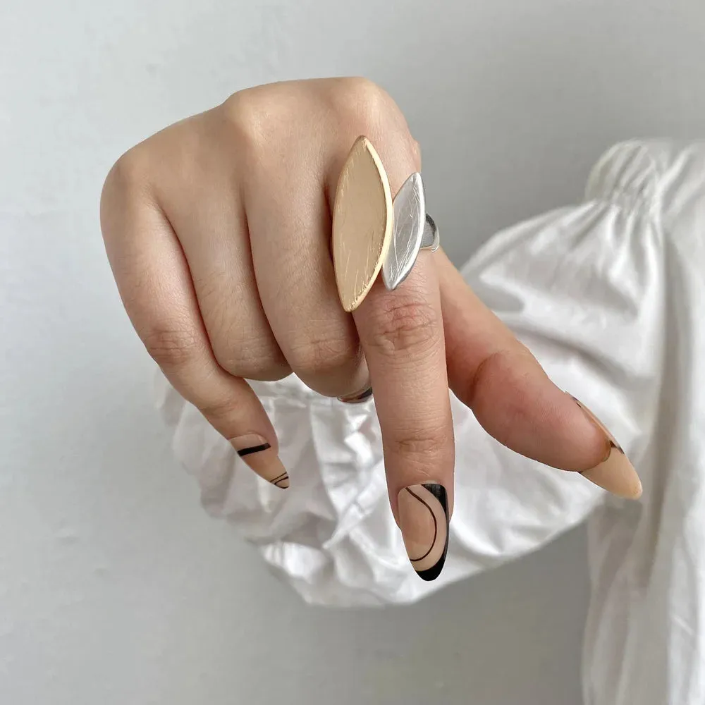 TEEK - Ms. Matte Chunky Gold Elastic Rings