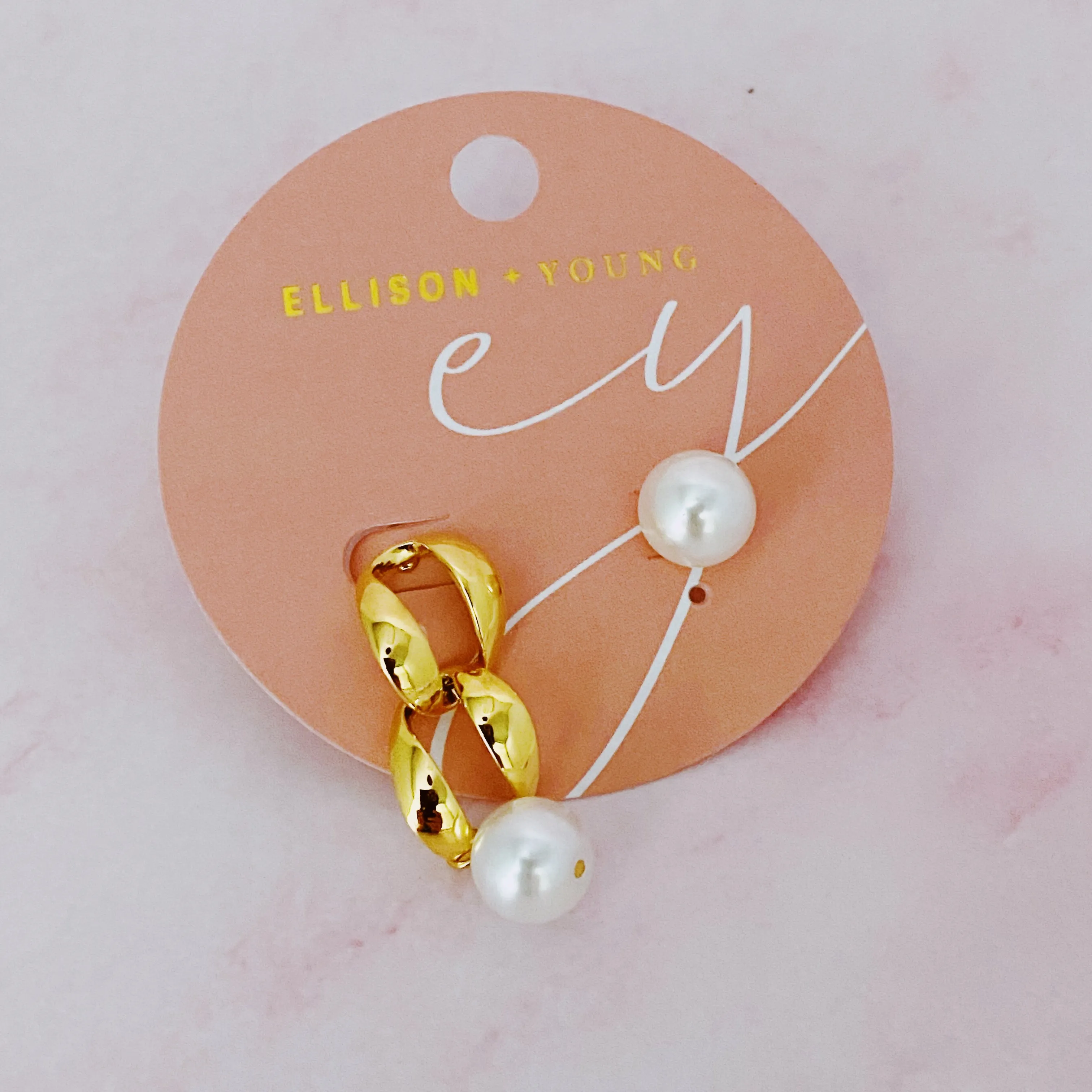 Unbalanced Hip Pearl Earrings