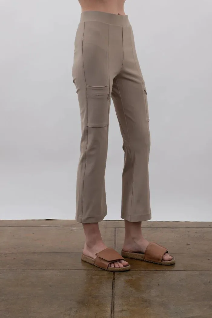 Vista Tech Stretch Flare Legging - Desert