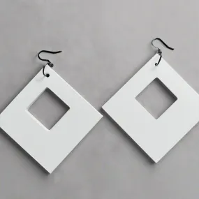 Z MANDD SQUARE EARRING